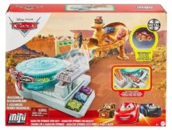 MATTEL Disney Cars Corse Estreme, Playset Radiator Springs Mini Racers Con Esclusivo Veicolo Saetta McQueen