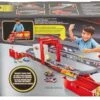 Dickie Toys Disney Cars Camion Mack,Playset Gigante 2 In 1 Con Pista Da Corsa Motorizzata -Mattel Negozio mack cars super camion gigante