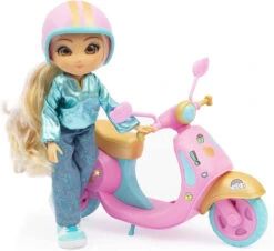 Unique Eyes, Bambola Con Scooter Giochi Preziosi -Mattel Negozio unique eyes bambola sophia con veicolo